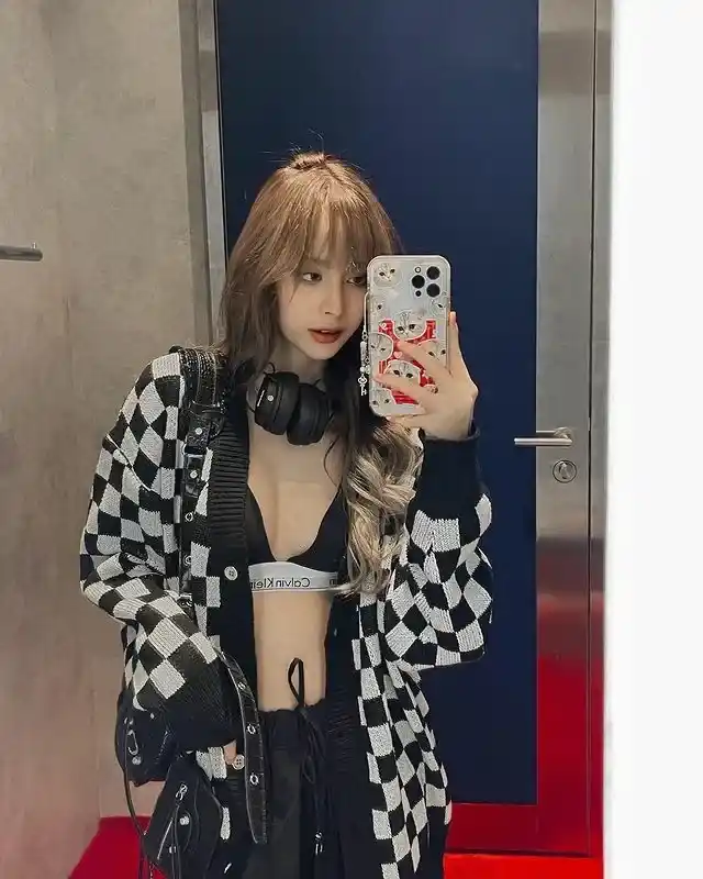 ช่องทางการติดตามเกรซซี่ ดาว TikTok