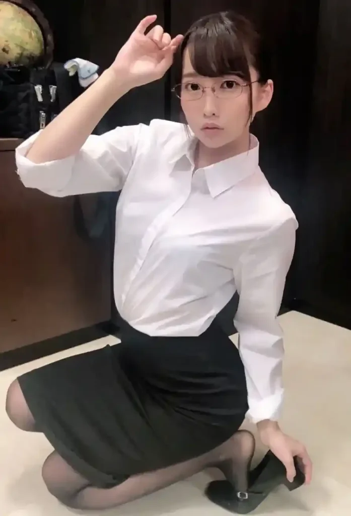 Aoi Kururugi นักแสดงสาวชาวญี่ปุ่น