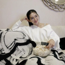 Bella Ranee (16) Bella Ranee (16)