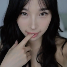 Elle Lee (33) Elle Lee (33)