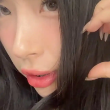 Elle Lee (52) Elle Lee (52)