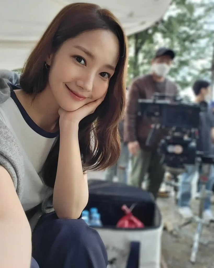 ช่องทางการติดตาม Park Min Young