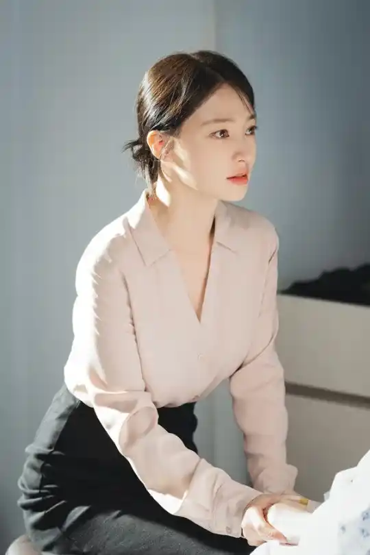 ทำความรู้จัก Song Ha Yoon