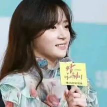 Song Ha Yoon (22)