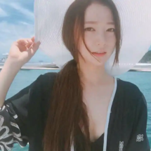 Song Ha Yoon (36)