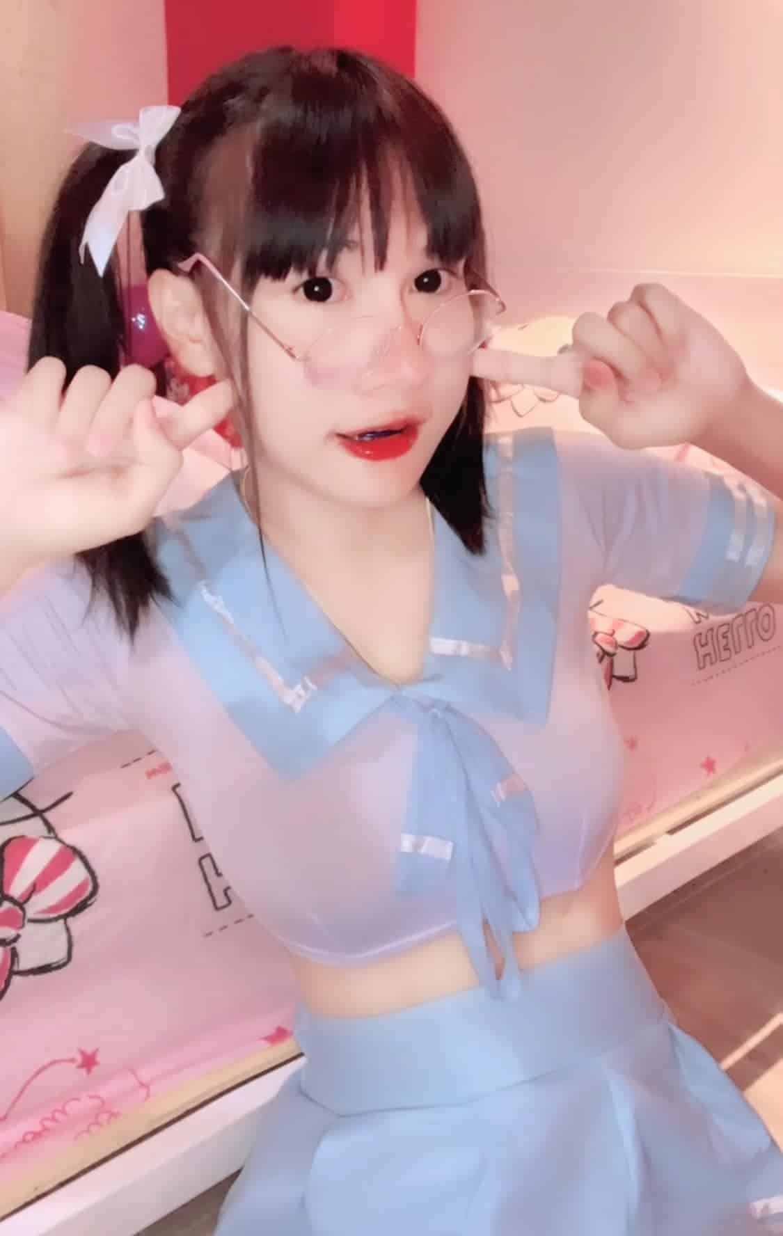 น้องตี้เด็ด สาวสวยเน็ตไอดอลหน้าเด็ก กับผลงานสาย 18+ สุดยั่ว 26