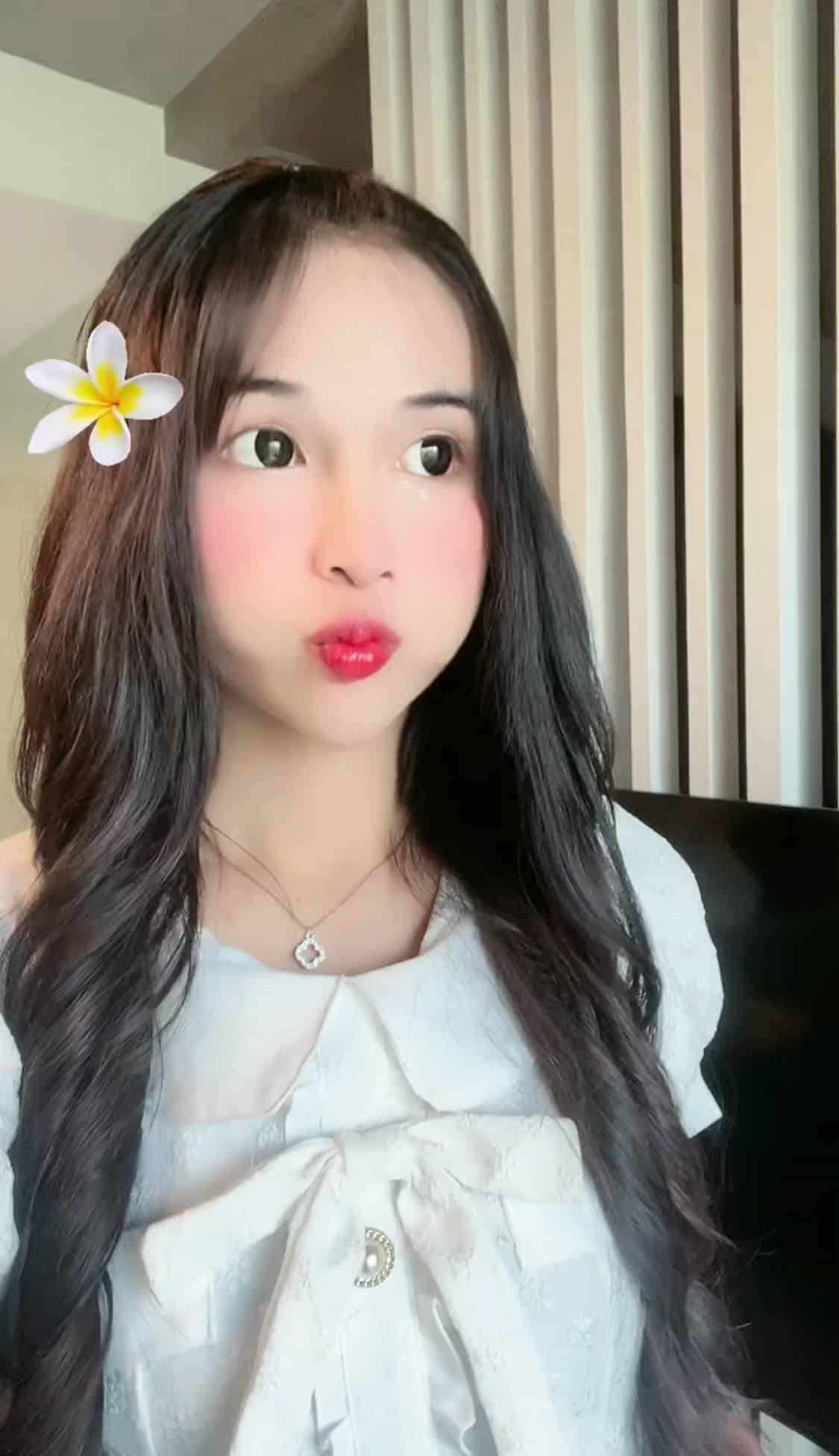 น้องตี้เด็ด สาวสวยเน็ตไอดอลหน้าเด็ก กับผลงานสาย 18+ สุดยั่ว 51