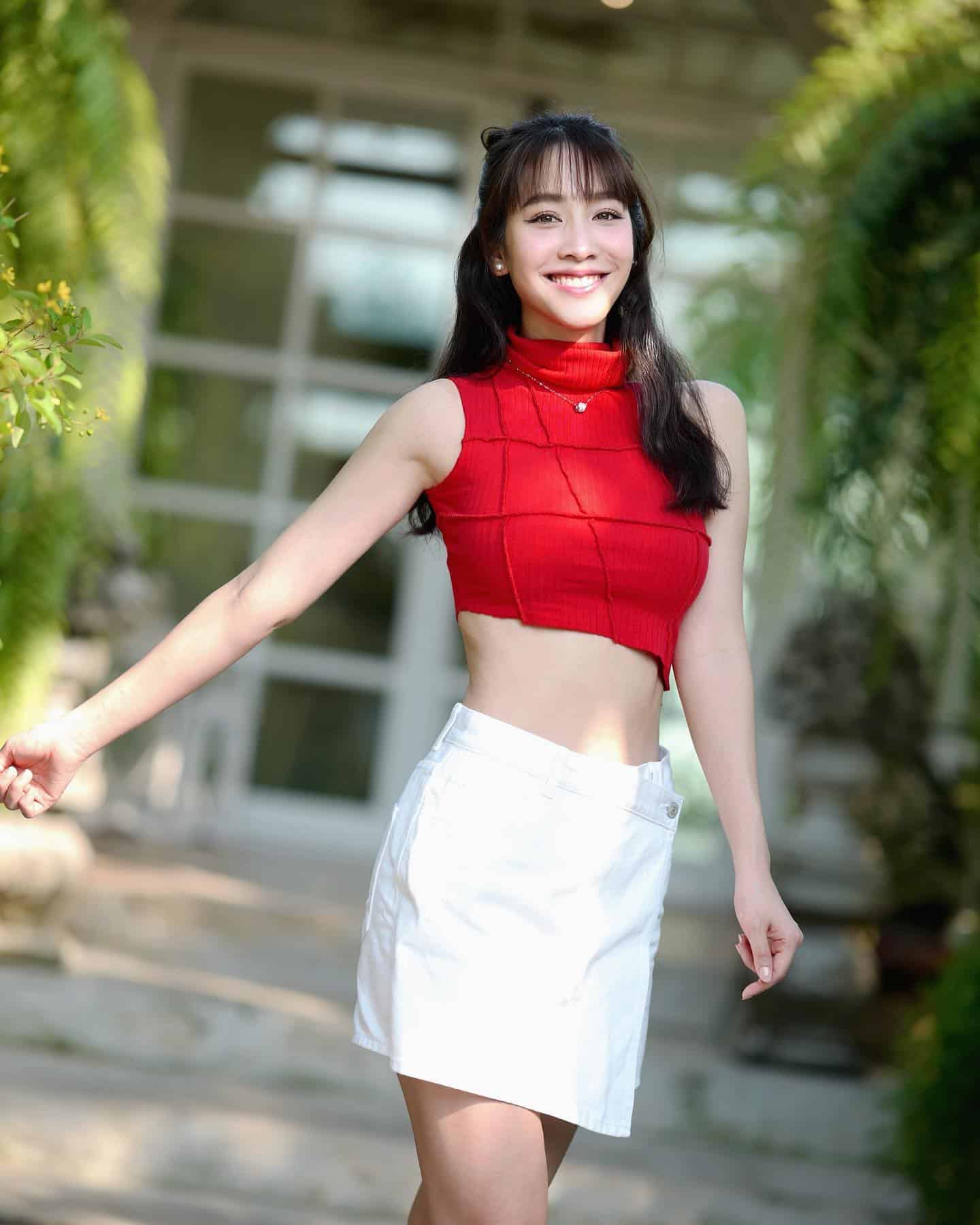 มิน พีชญา ดาราสาวสวย ไฮโซภาคอีสาน ทายาทธุรกิจก่อสร้างร้อยล้าน 12