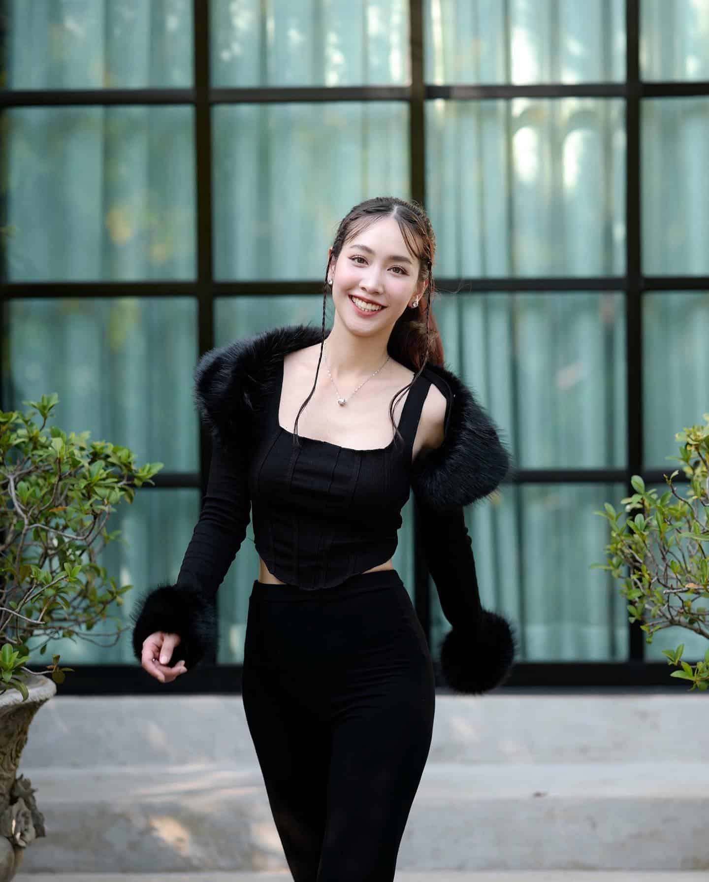 มิน พีชญา ดาราสาวสวย ไฮโซภาคอีสาน ทายาทธุรกิจก่อสร้างร้อยล้าน 1