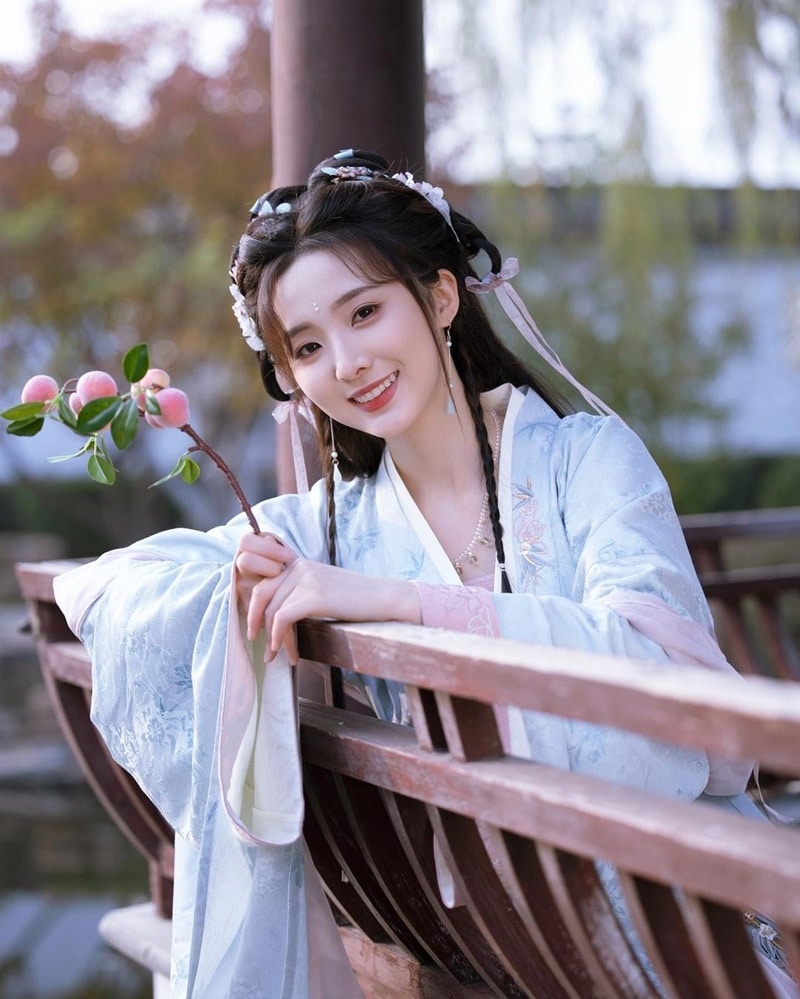 เนเน่ พรนับพัน ดาราสาวสวยหน้าใส สู่ไอดอลจีนชื่อดัง 10