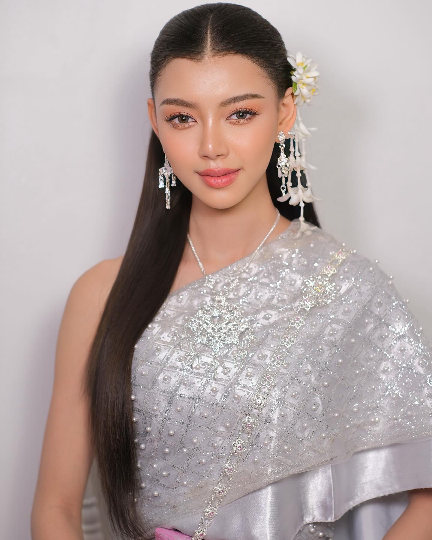 แตแต หรือ แธ ซู เญียน นางแบบหน้าสวย หุ่นแซ่บ สาวงามเมียนมา 3