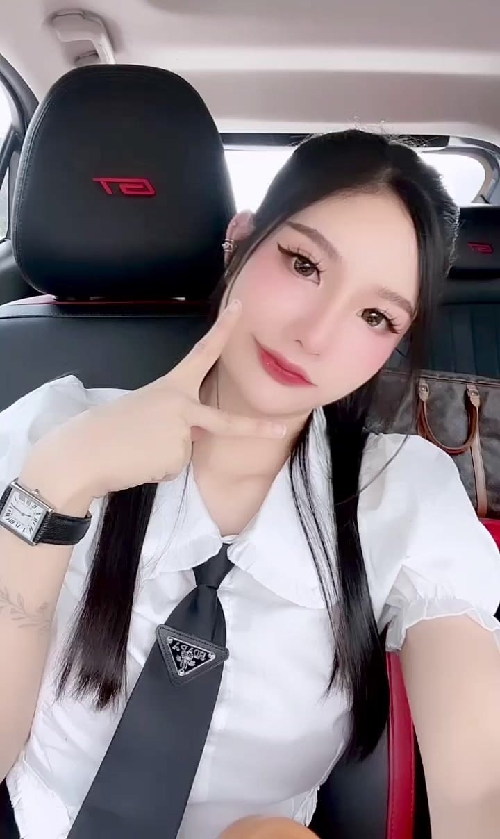 ลูกหว้า อาทิตยา นางแบบ สุดเซ็กซี่ แซ่บขยี้ใจ ดีกรีสาวไทอิน ก็มาดิคร้าบ 1