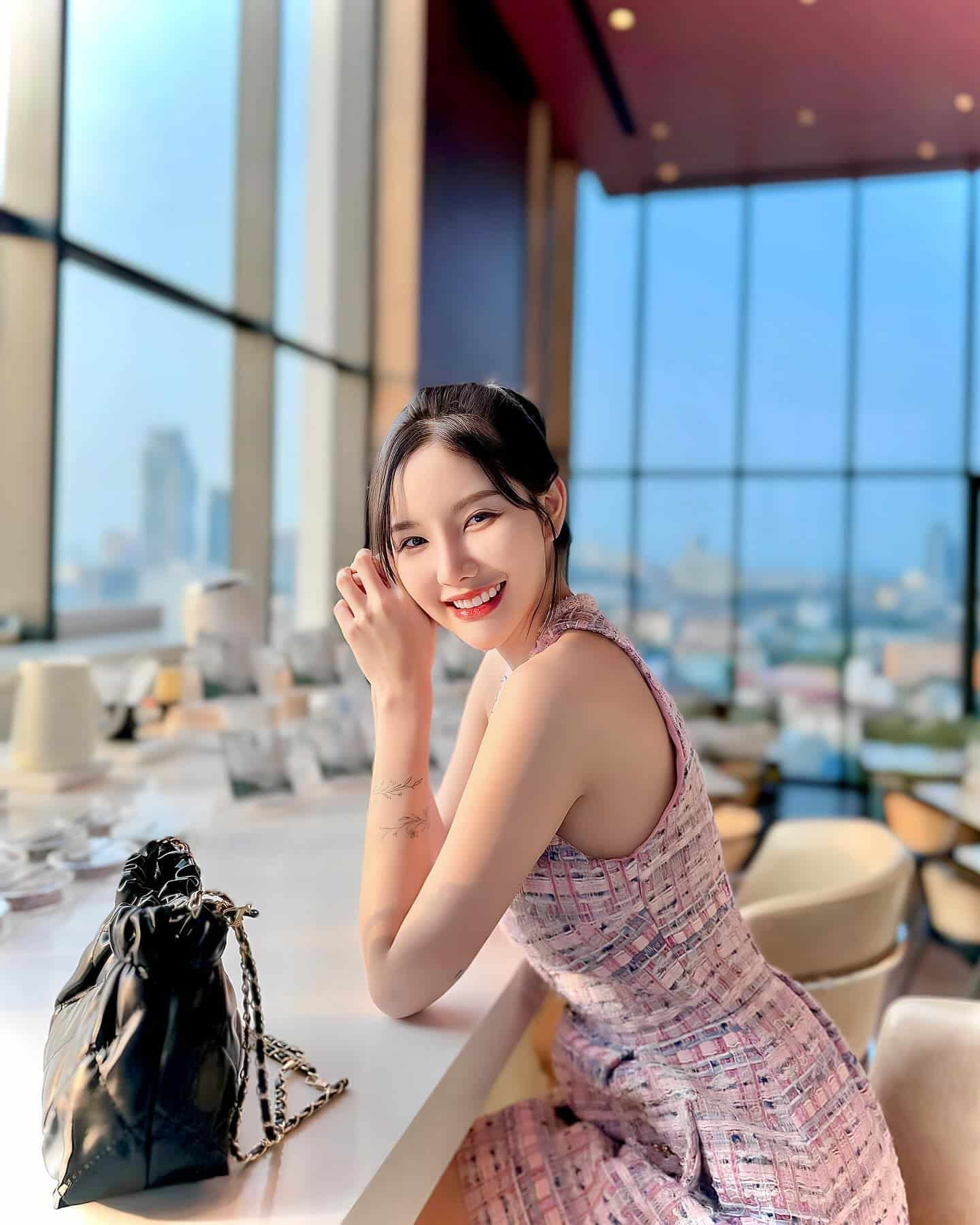 ลูกหว้า อาทิตยา นางแบบ สุดเซ็กซี่ แซ่บขยี้ใจ ดีกรีสาวไทอิน ก็มาดิคร้าบ 23