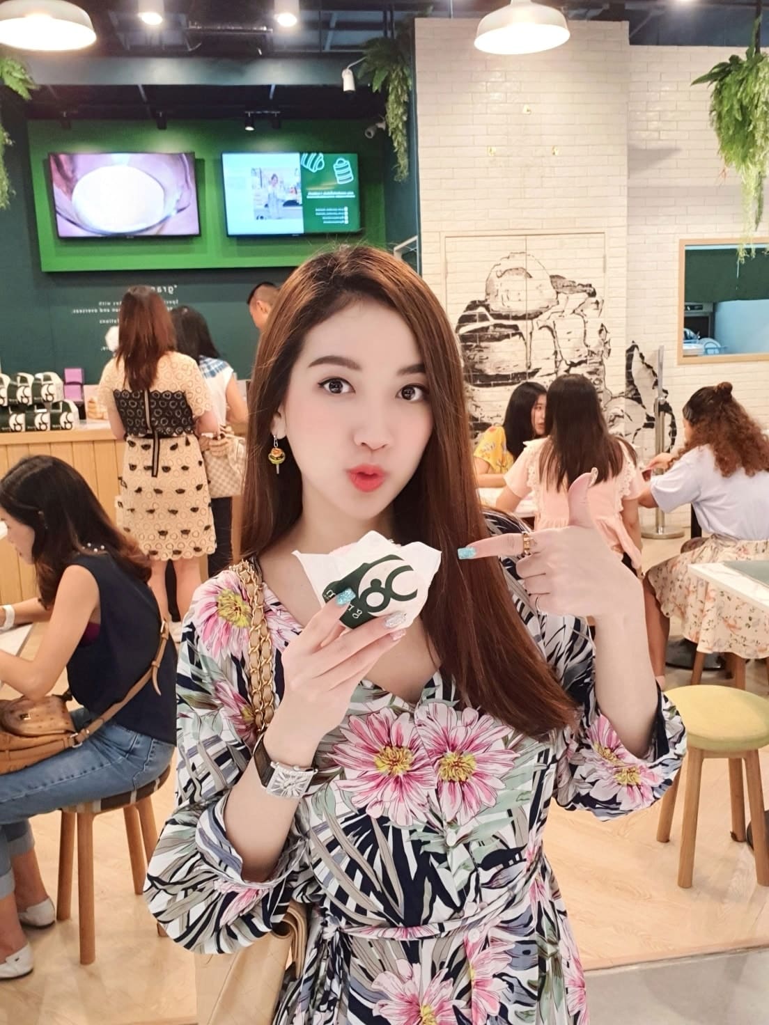 หญิงออน ดวงพร สะใภ้ดารารุ่นใหญ่ เจ้าของดราม่าเหยียด LGBTQ+ 8