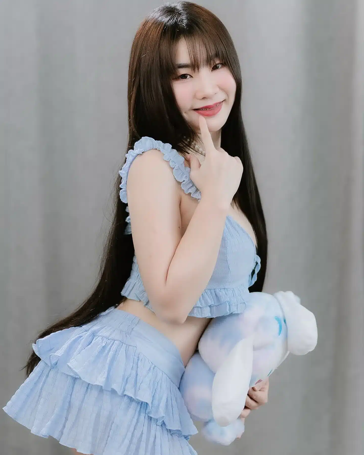 น้องเอิร์น อริยา EarnAriya42 ดาว Onlyfans หุ่นแน่น เน้นเอ้าดอร์ 14