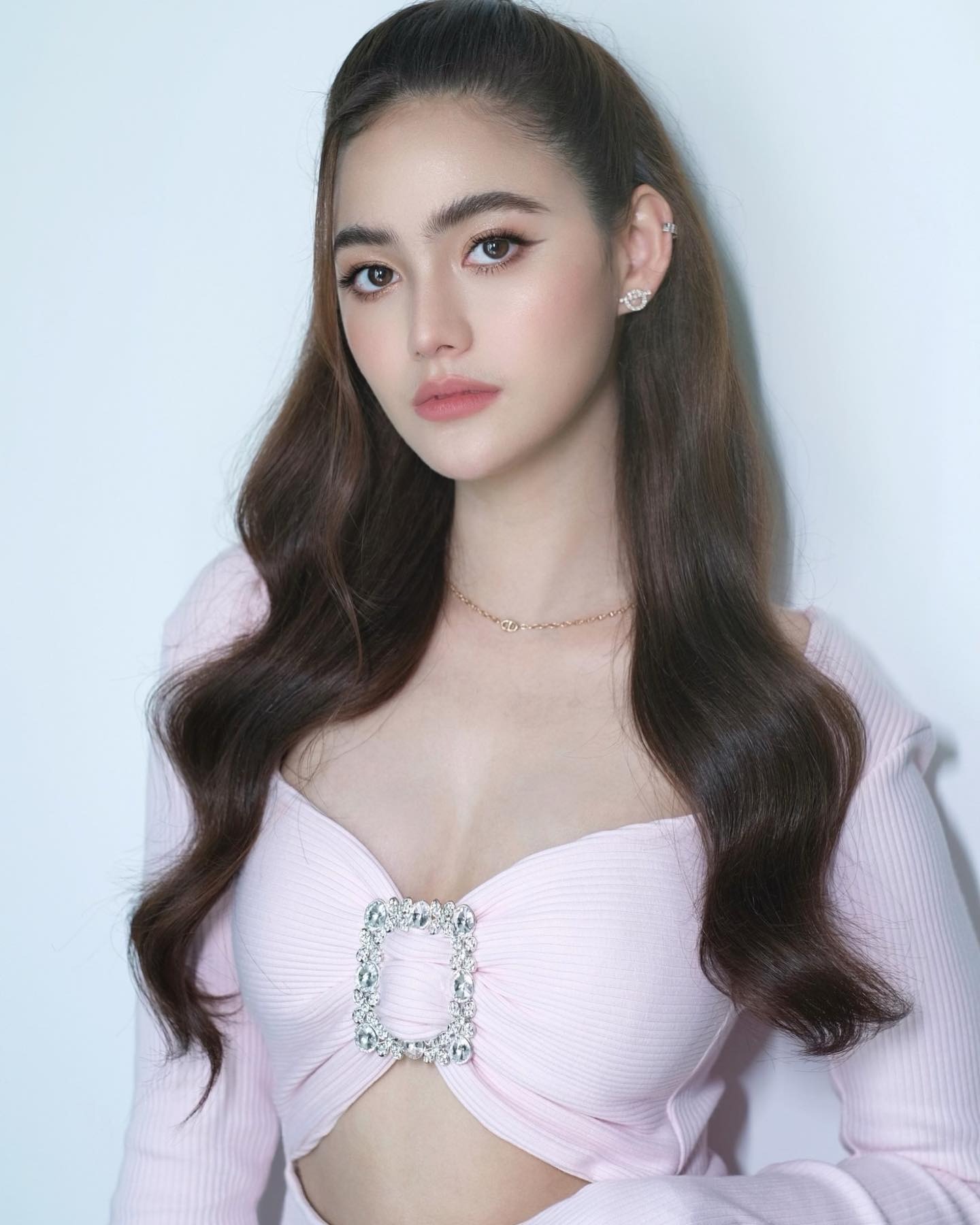 เปิดวาร์ป นนนี่ ณัฐชา นางเอกลูกครึ่งช่อง 8 ภรรยาหมื่นล้าน 20