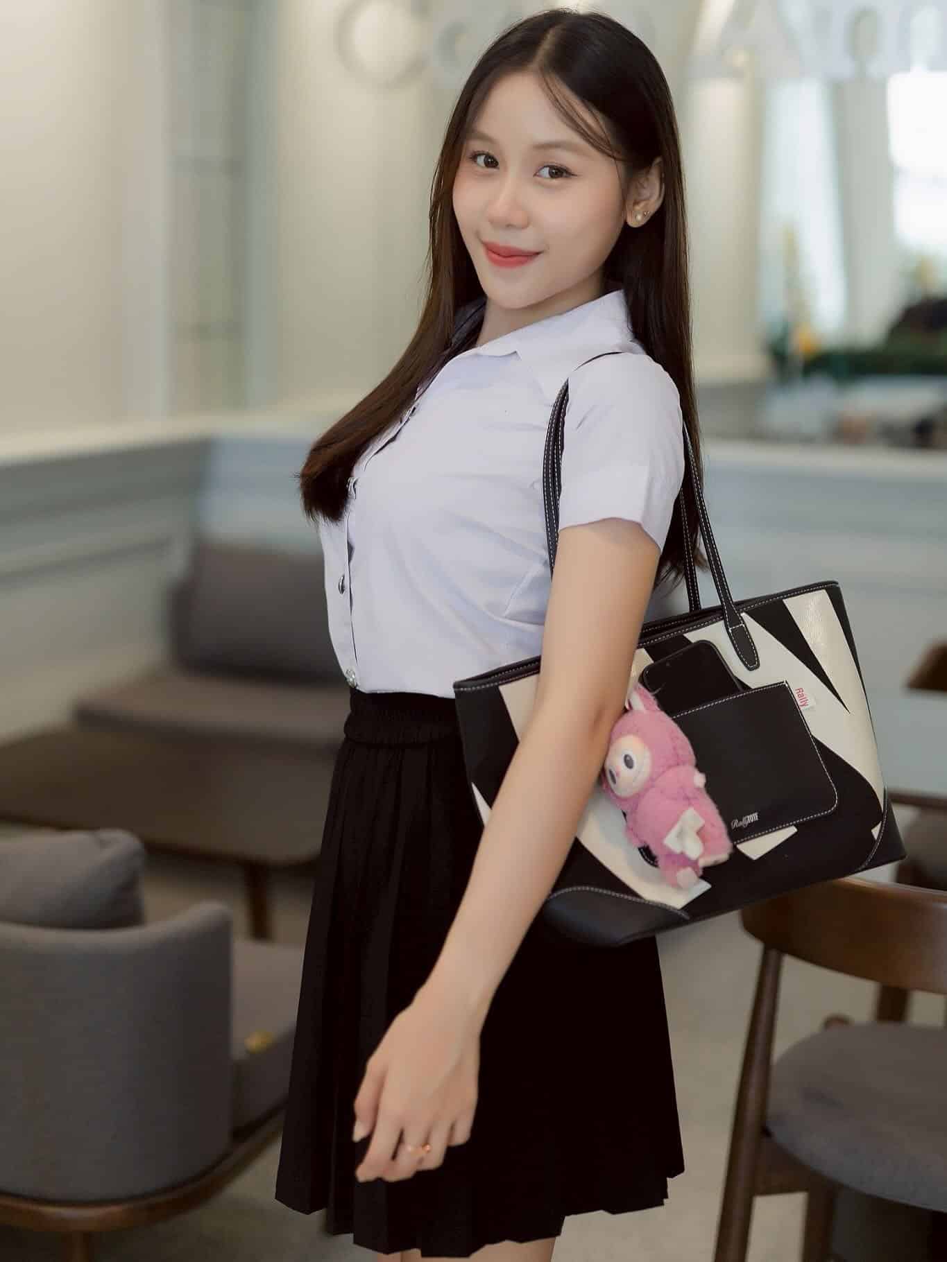 น้องเนย กัญญารัตน์ ดาวมหาวิทยาลัย เหยื่อยศกร โหนกระแส 6