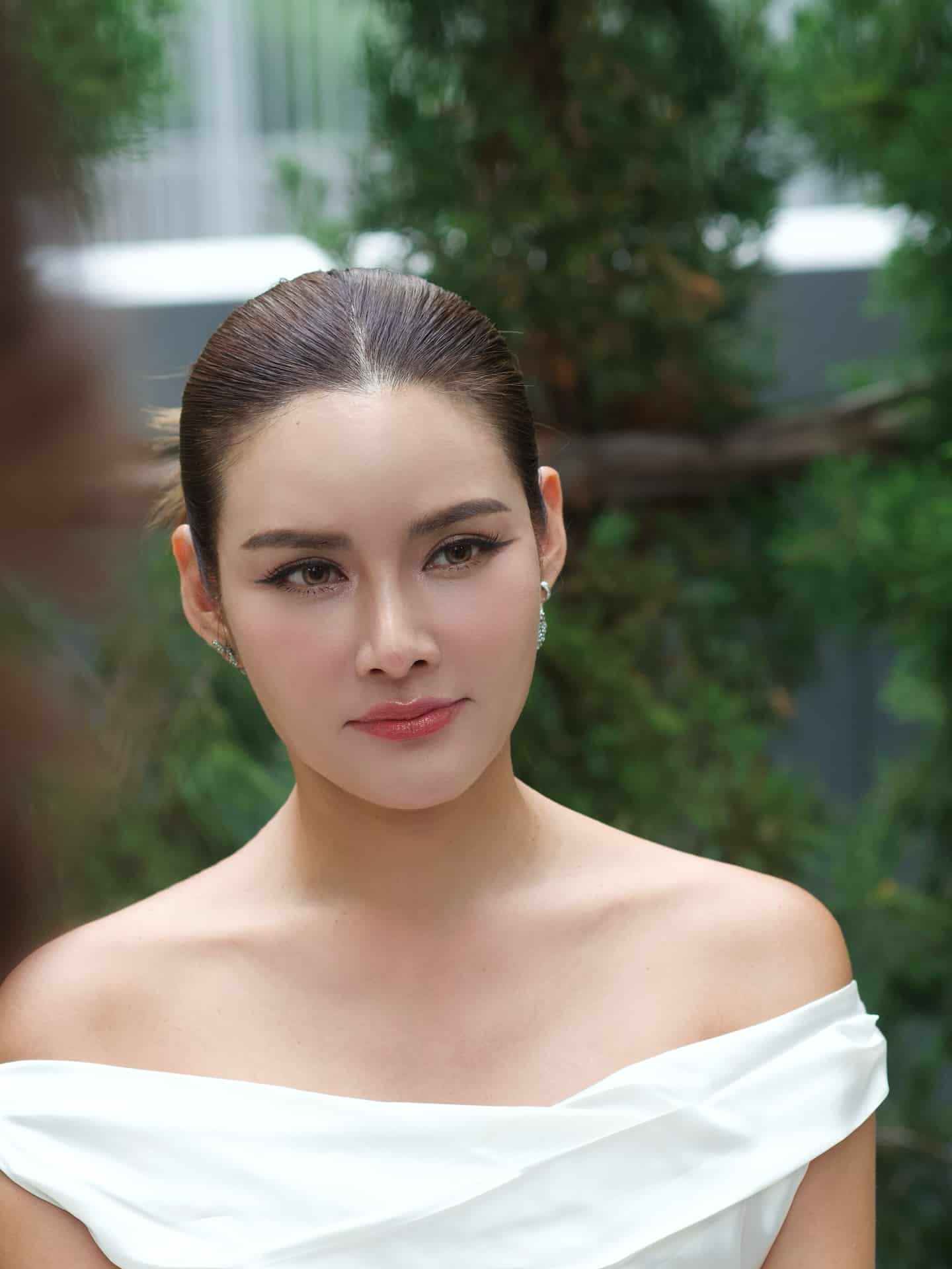 เปิดวาร์ป หญิง รฐา นักแสดงสาวสวย ทนายปีศาจ 13