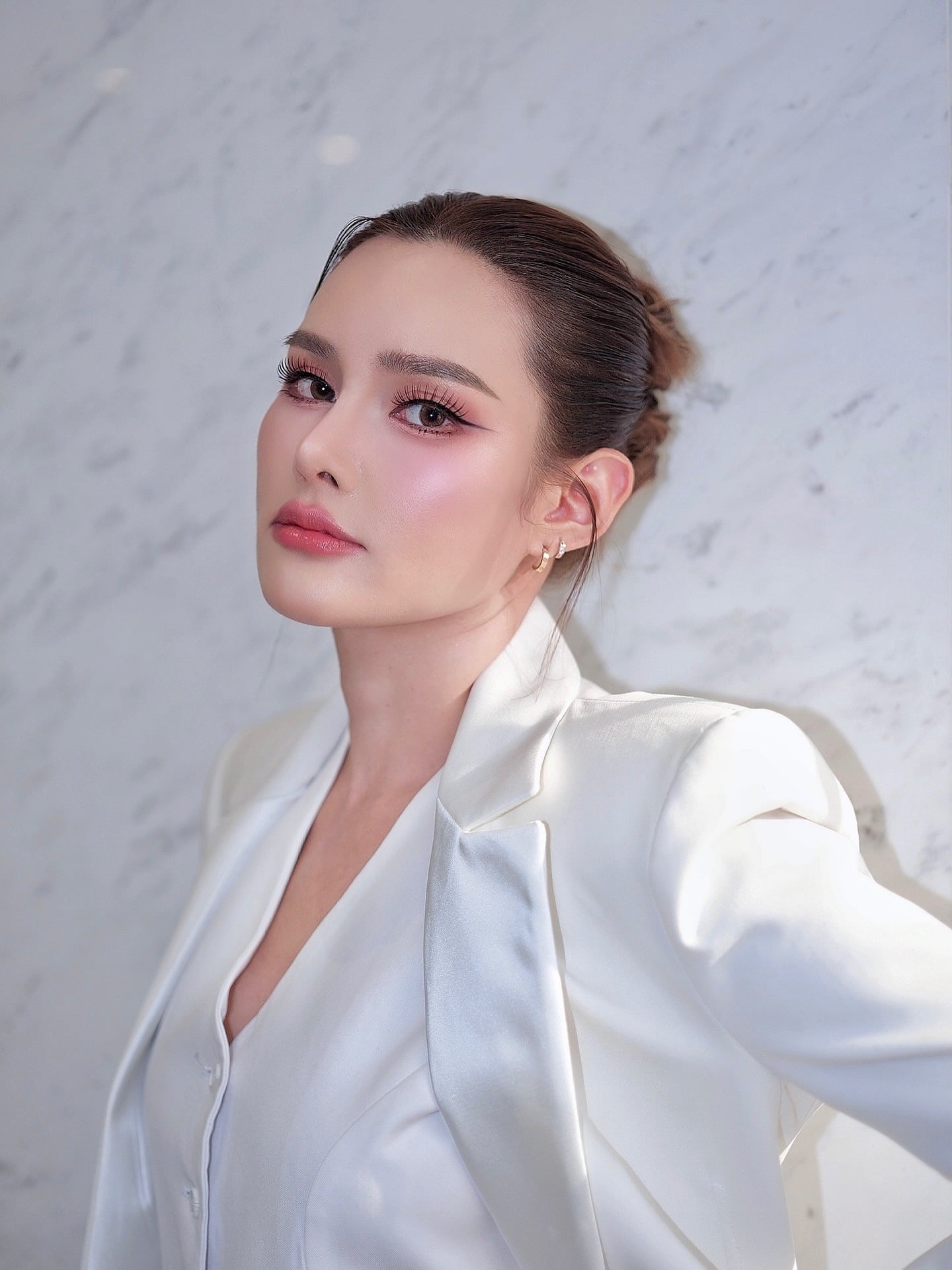 เปิดวาร์ป หญิง รฐา นักแสดงสาวสวย ทนายปีศาจ 8